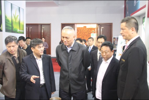 2011年10月23日上午，，，，，，，浙江省委常委、省委组织部部长蔡奇莅临外洋；；；；；嵴怪行牟